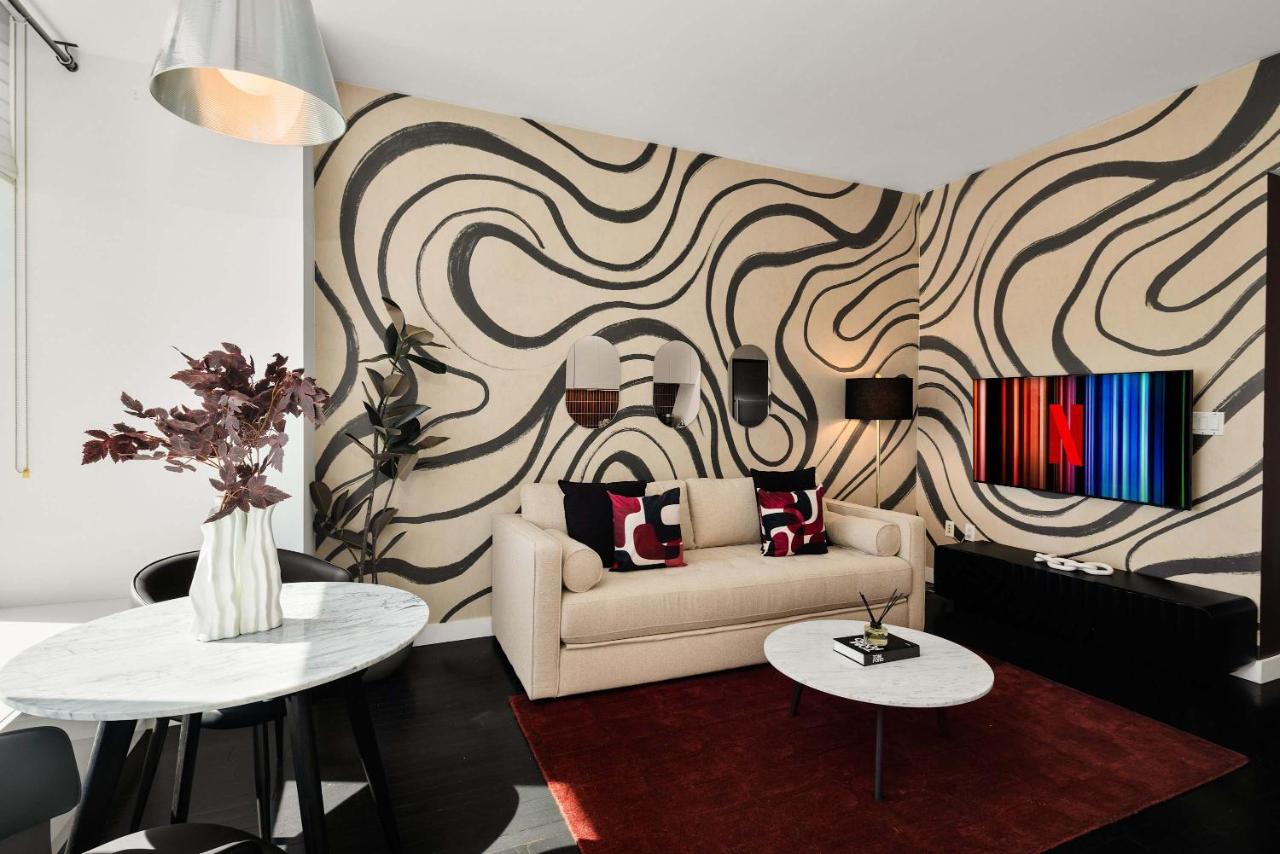 Chic FiDi 1BR Suite Skyline Views & Modern Style - Bed and Breakfast New York