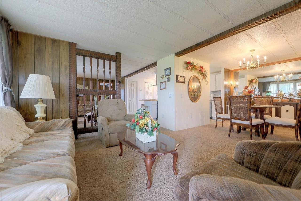 Asheville Days, Campfire Nights! Countryside Haven - Bed and Breakfast Leicester