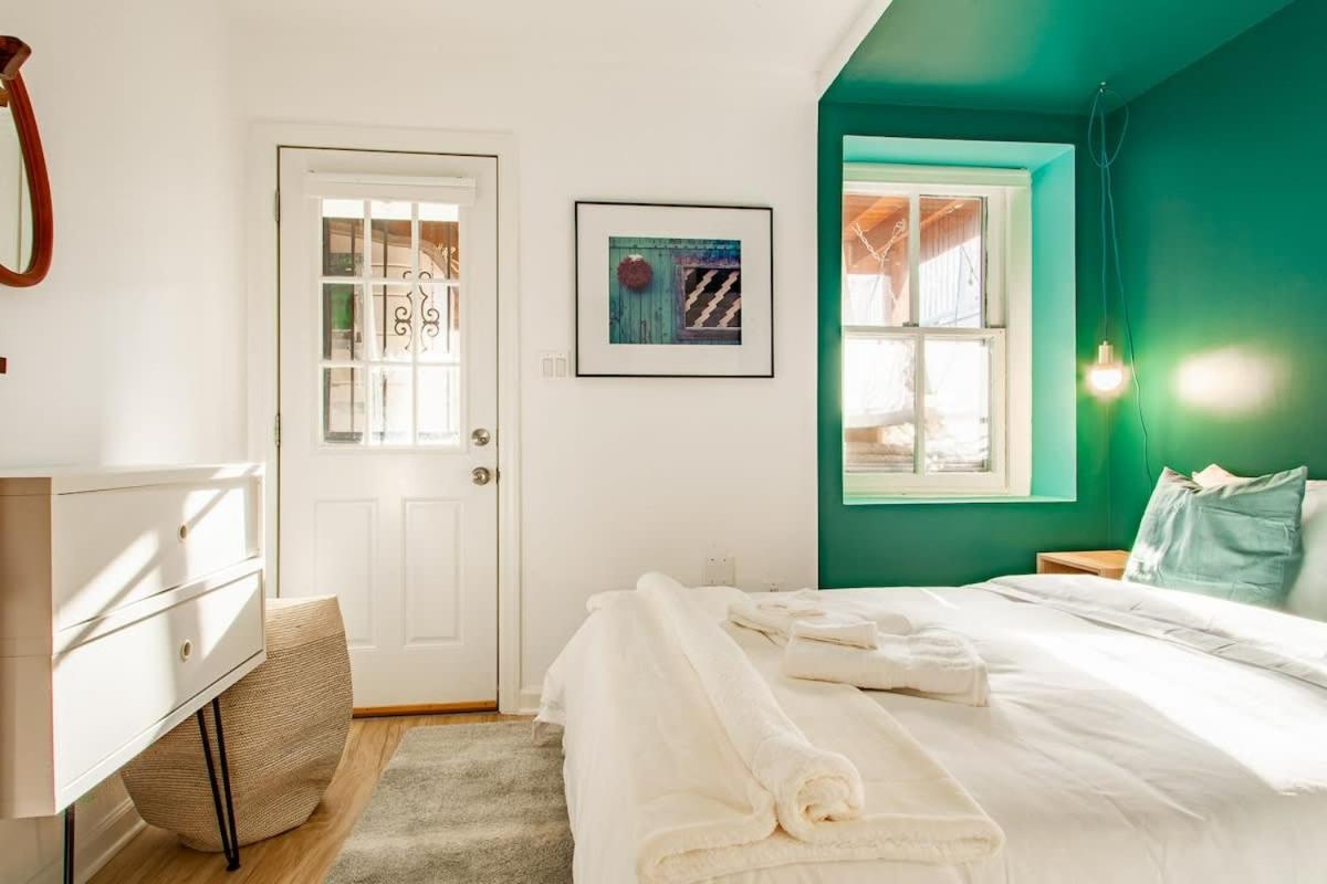 Over the Moon About C Adams Morgan METRO subway Rock Creek Park - B&B Washington D.C.