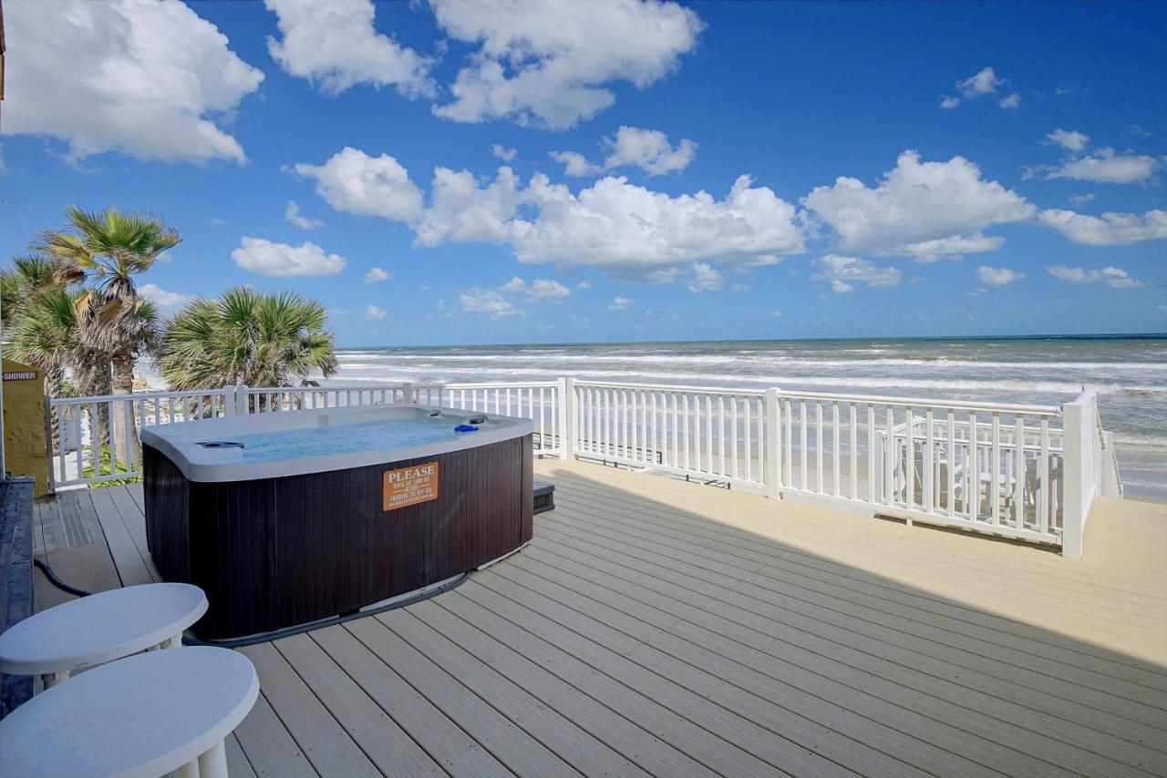 Oceanfront Escape on Wilbur Beach! - B&B Wilbur-by-the-Sea