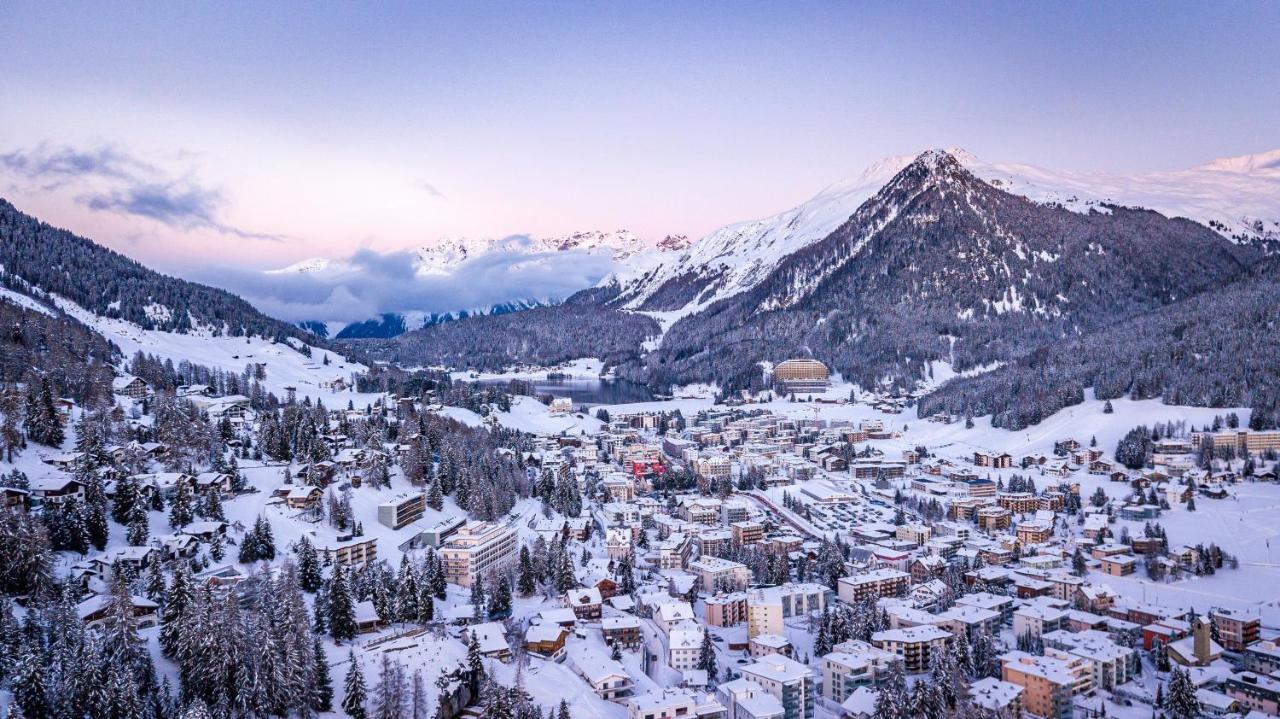 WEF Apartment Klosters Train station - Bed and Breakfast Klosters Platz