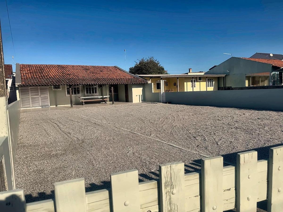 Casa com Churrasqueira e Quintal a 300 m da Praia da Pinheira - B&B Palhoça