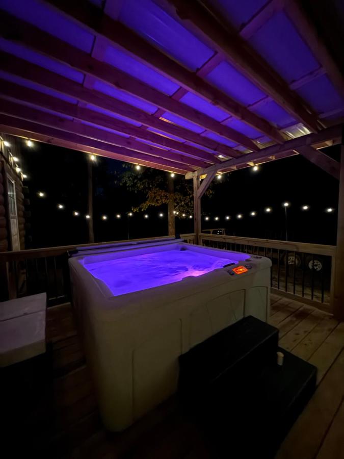 The Willow, Private Hot Tub , Cozy RRG Escape - B&B Ravenna