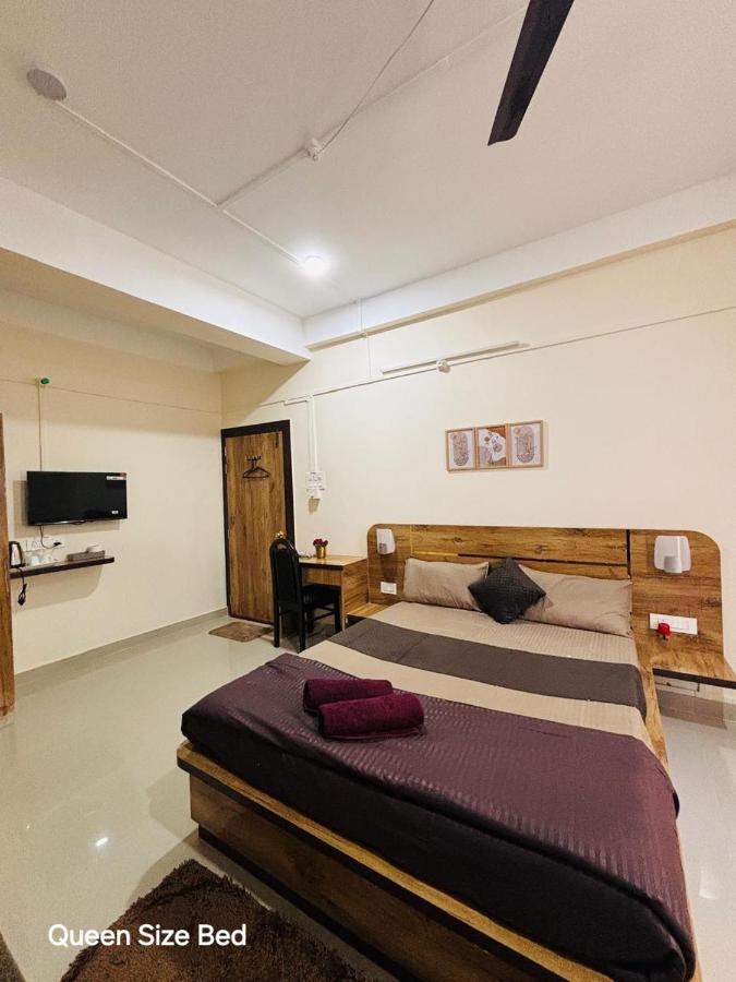 Queen Room with Balcony