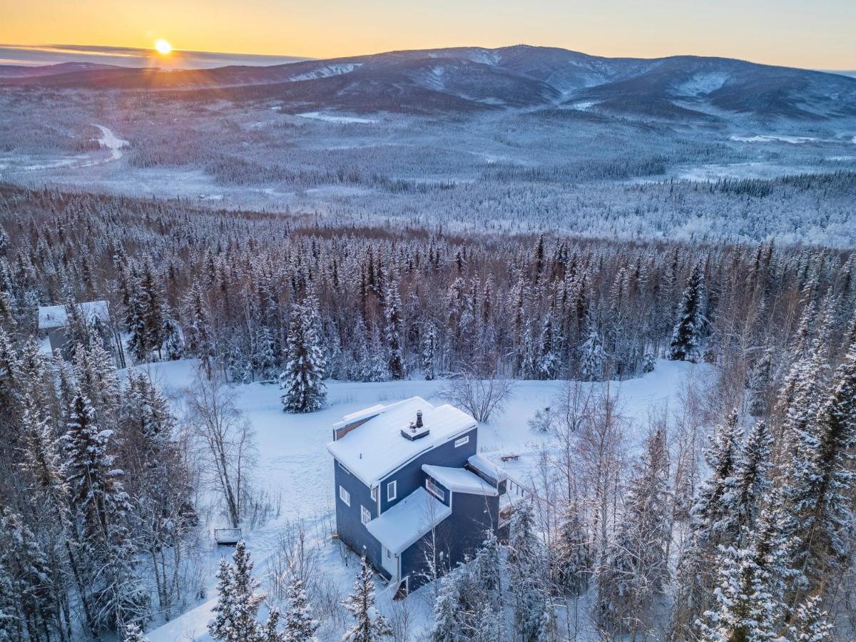 Scandi Aurora Villa - Private Sauna & Epic Views - B&B Fairbanks