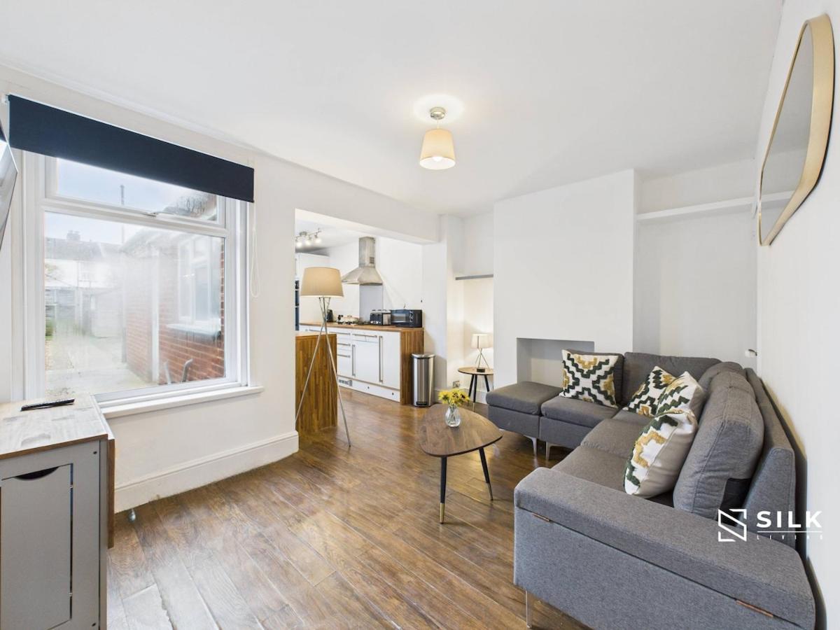 3Bd house-home from home-perfect for working away - Ferienwohnung Brockhurst