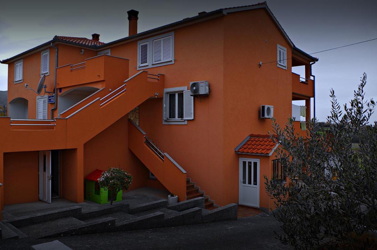 Apartmani Mihaela Dobropoljana 52 - Ferienwohnung