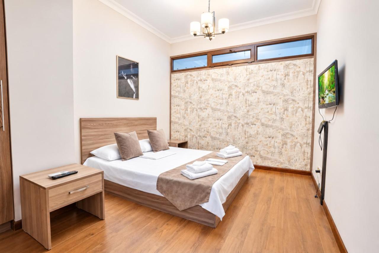 Luxe 2-Bedroom in Byuzand 17 - Republic Square - B&B Jerevan
