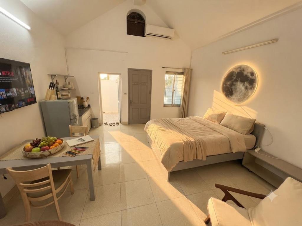 CHILLING SUDIO 11 Trinh Cong Son close Ho Tay vs Lotte mail ! - Bed and Breakfast Hanoi