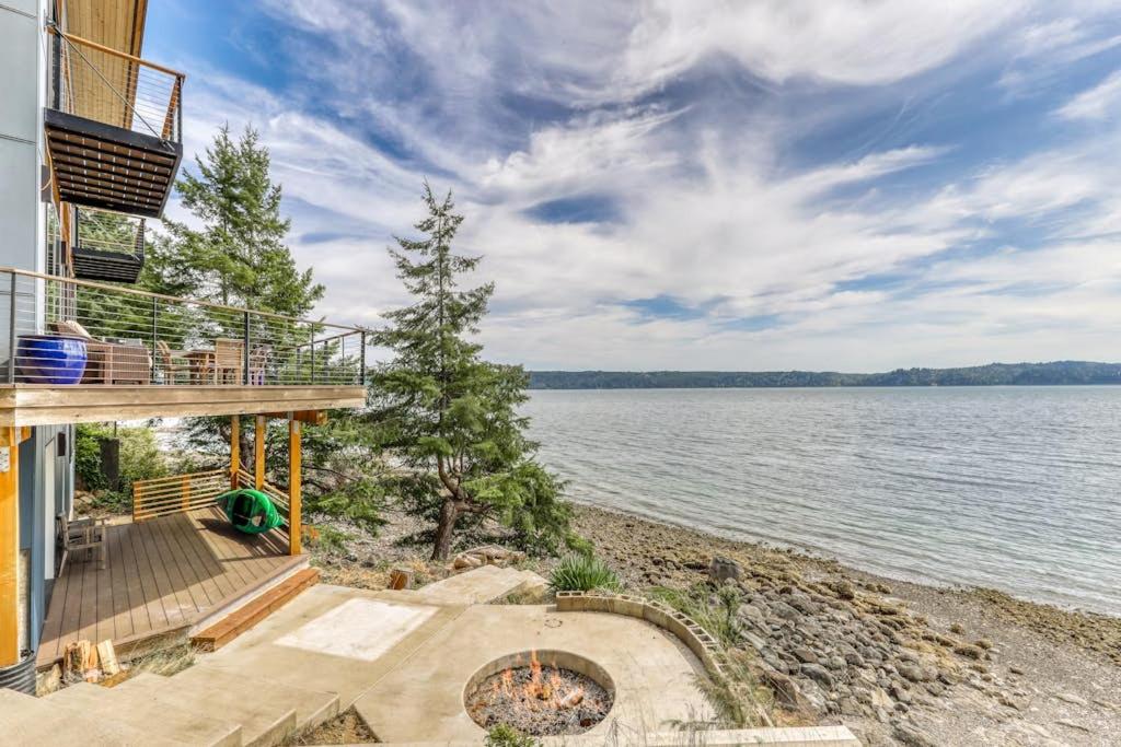 Paradise Cove Retreat - B&B Brinnon