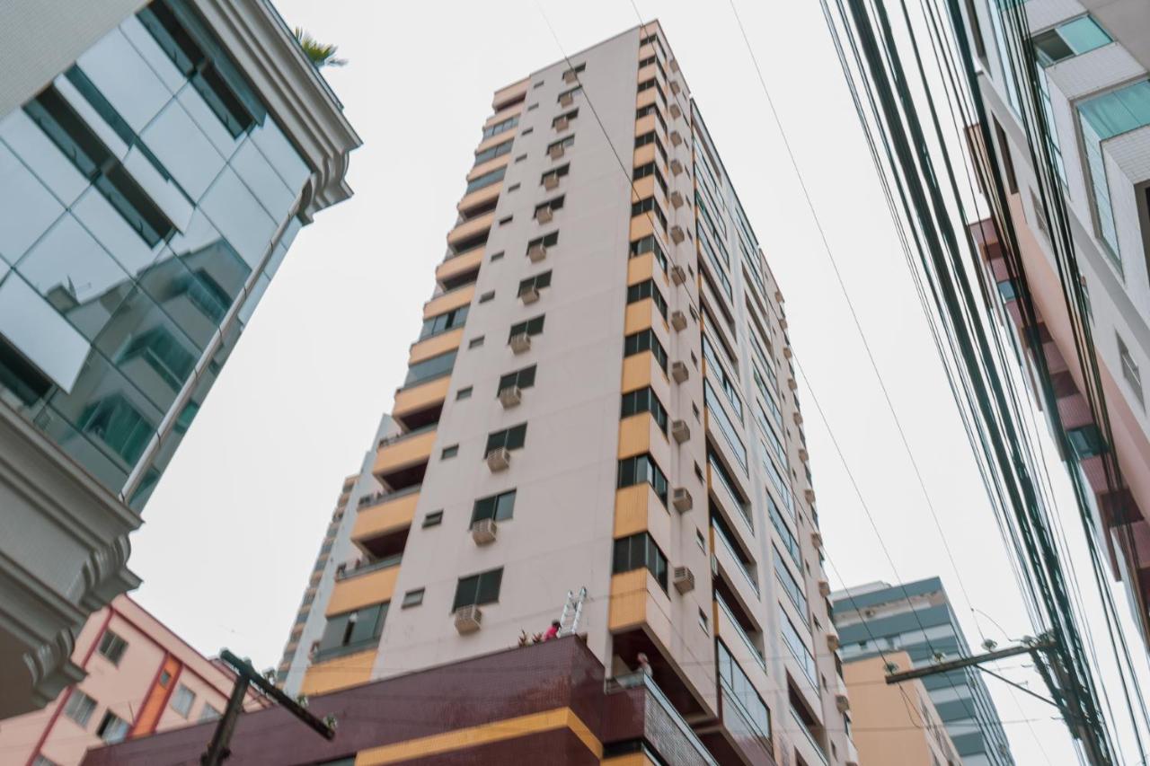 Elegância Clássica a 1 quadra da praia em Bc N704 - B&B Balneário Camboriú