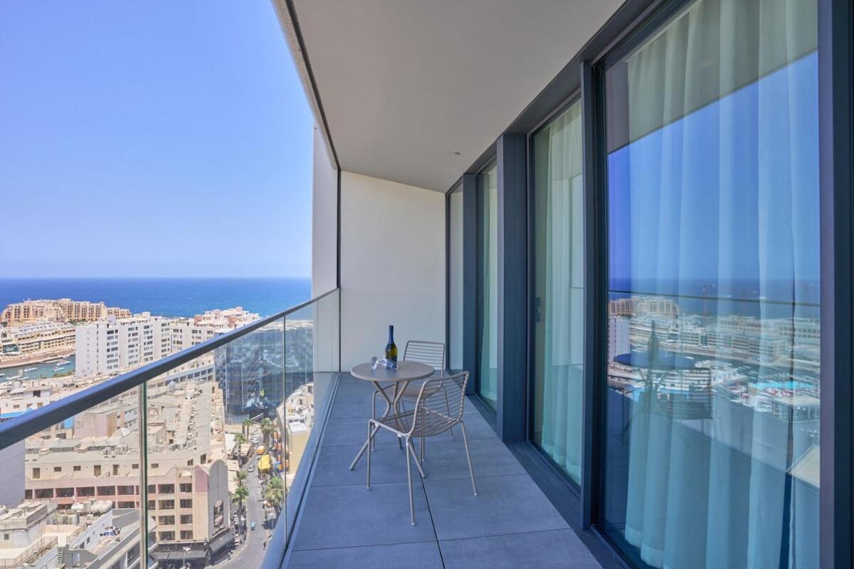 Mercury Tower Apartment with Stunning Sea Views - B&B San Julian's