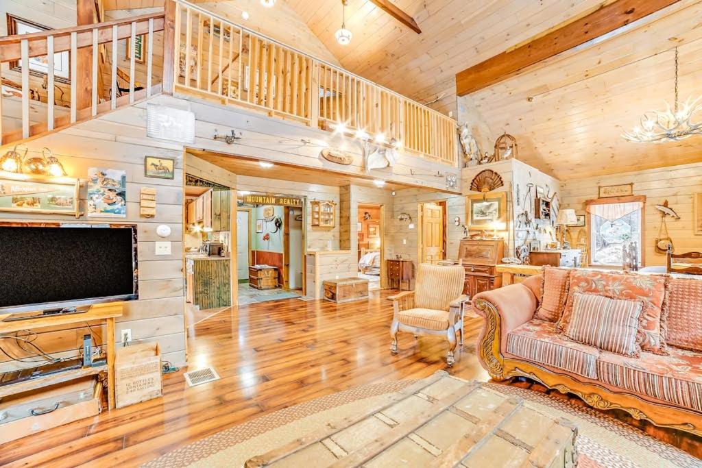 The Bear Lodge - B&B Indian Lake