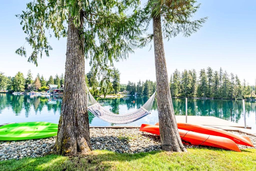 The Lakefront Treehouse - B&B Shelton