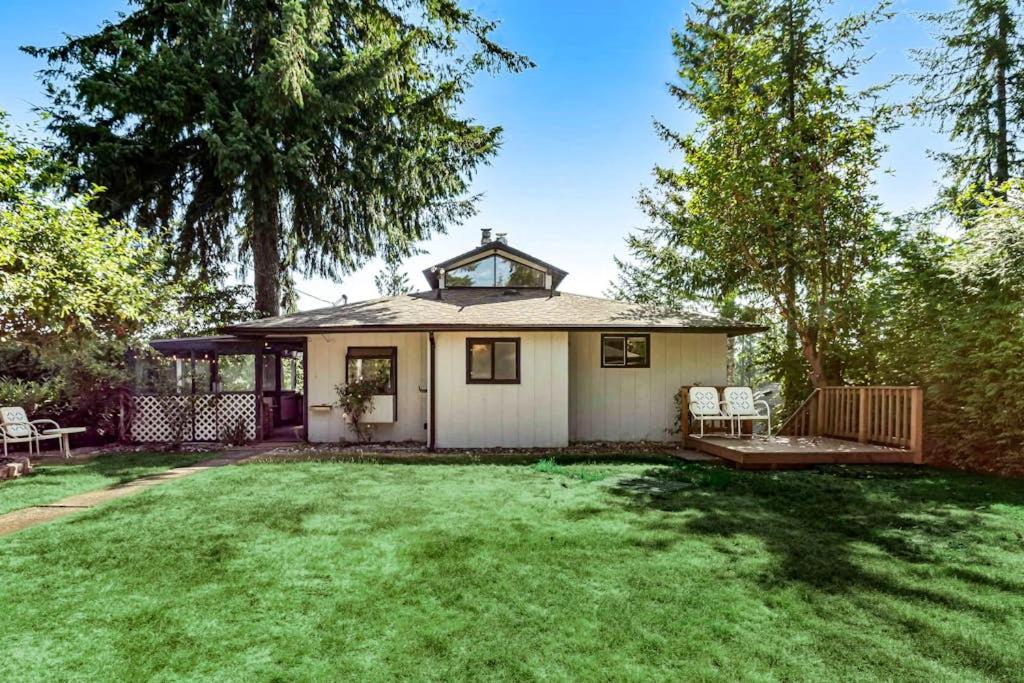 The Lakefront Treehouse - B&B Shelton