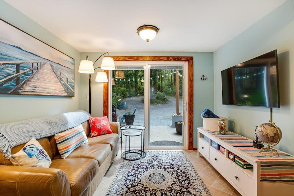 Diamond Sunset Hideaway - Bed and Breakfast Madrona Beach