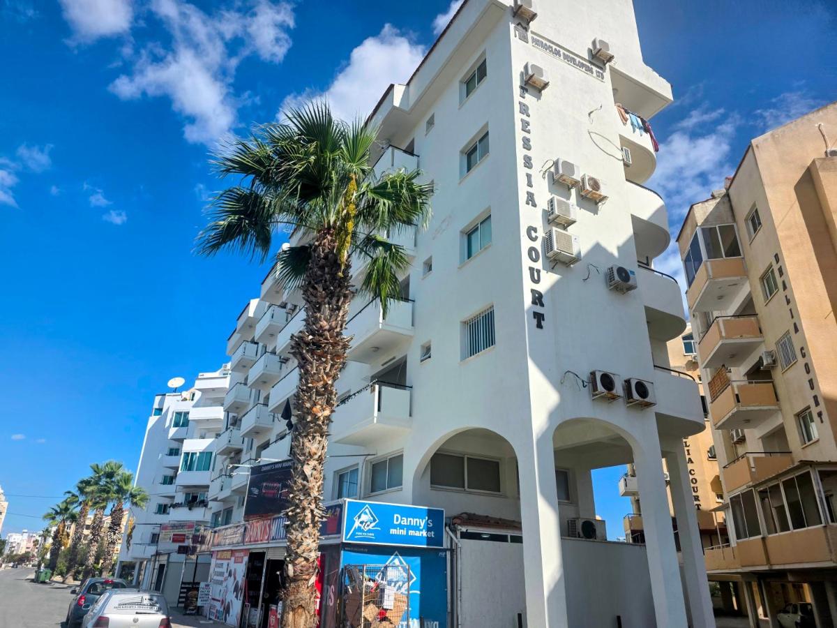 Niki's Coastal Escape - Bed and Breakfast Larnaca