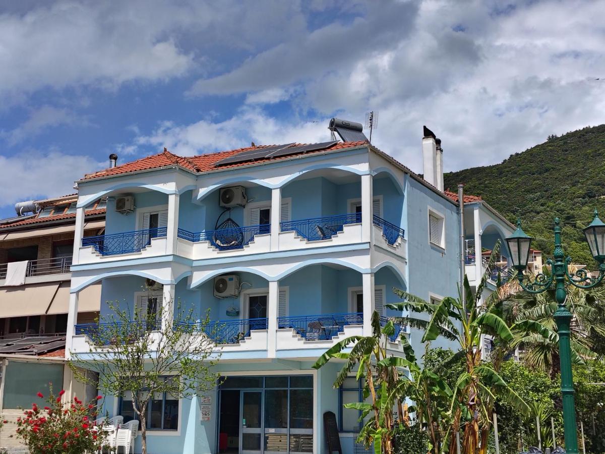 AZURE home - Bed and Breakfast Menídi