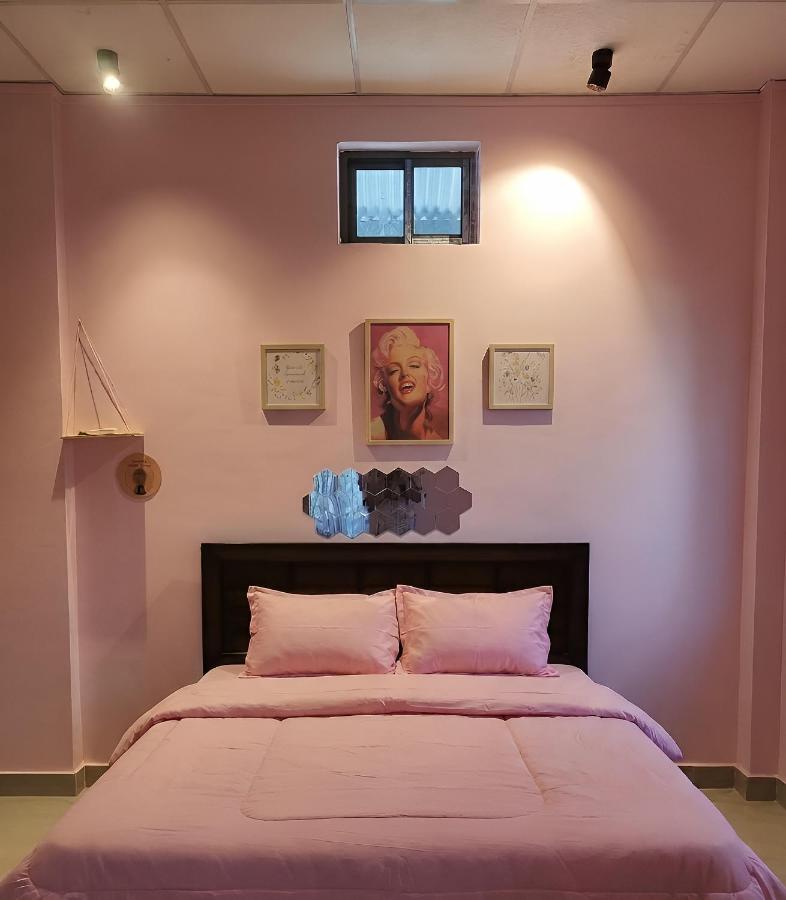 Queen Studio