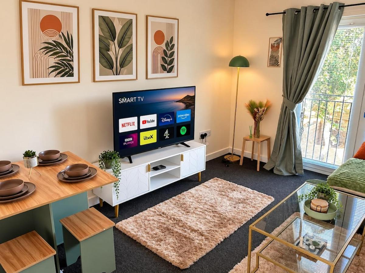 2 bed long and short stay secure gated parking sleeps 4 - Bed and Breakfast Halton