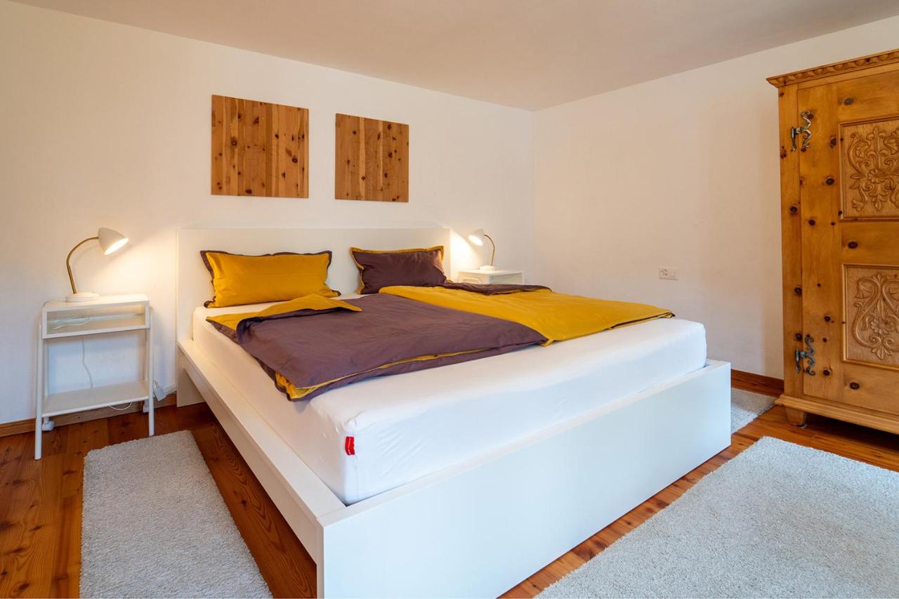 Engadine Holidays Chasa 32 OG - B&B Guarda