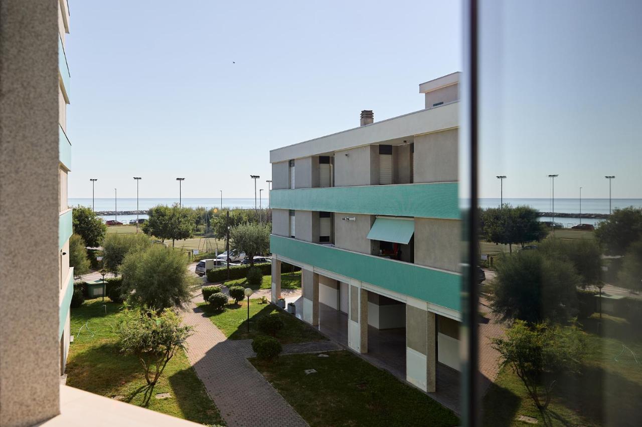 Villa Marina Lifestyle, Seafront with parking - Chambres d'hôtes Fano