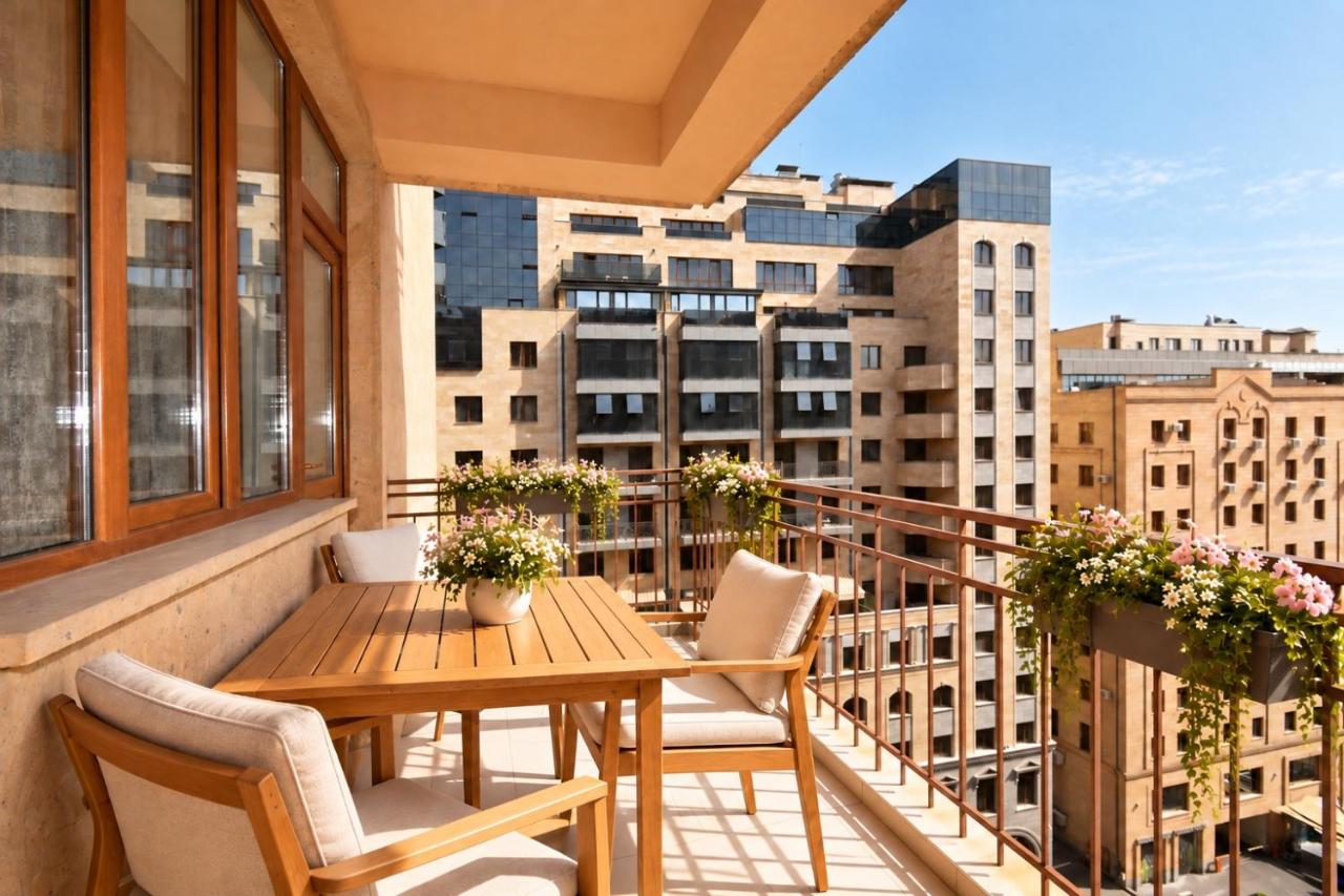 Sunlit Elegance at Mayrik Building Spacious 2 Bedroom Apartment with a Grand Balcony - B&B Ereván