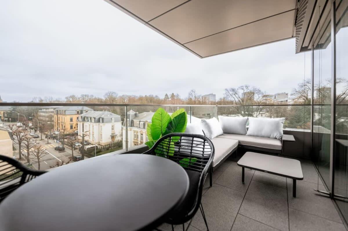 City Luxury with City Views in Ville Haute - Bed and Breakfast Luxemburg