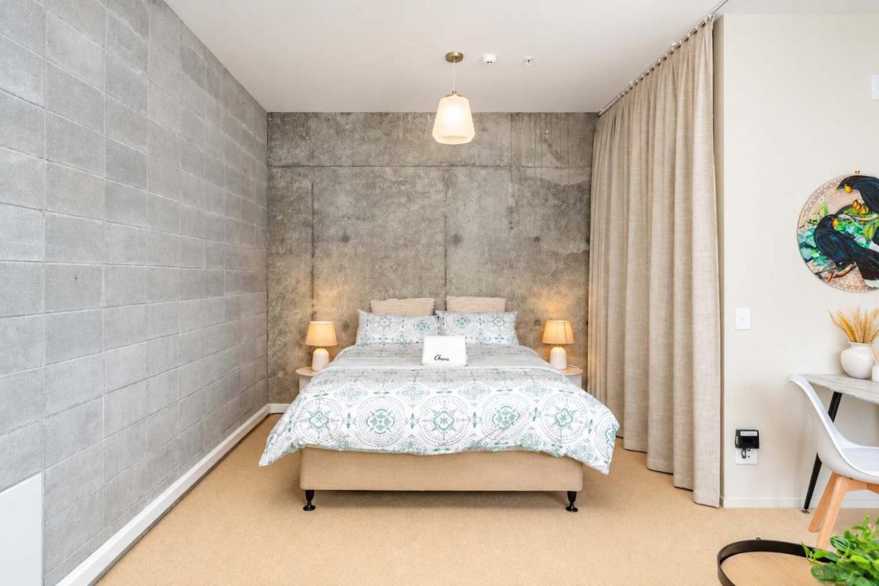 Petone Studio with Balcony - Near Beach & Shops - Bed and Breakfast Lower Hutt