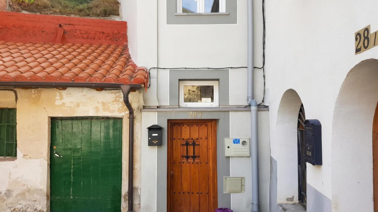 Charming house in Arnedillo with terrace - B&B Arnedillo