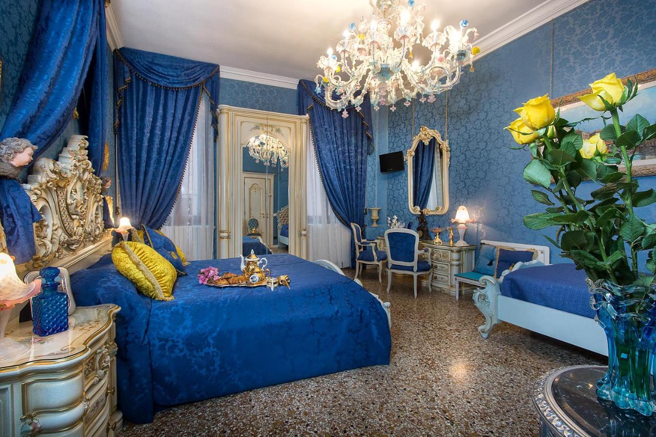 Junior Suite with Canal View