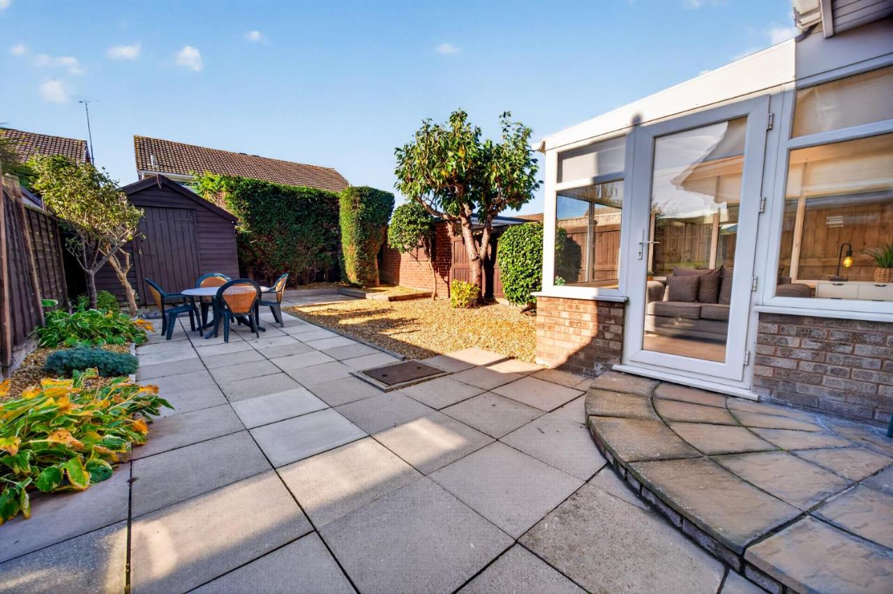 Kingfisher Nest - Wirral Stays ideal for Contractors l Driveway l Sky Q Netflix l Near Royal Liverpool Golf Club and Liverpool - B&B Moreton
