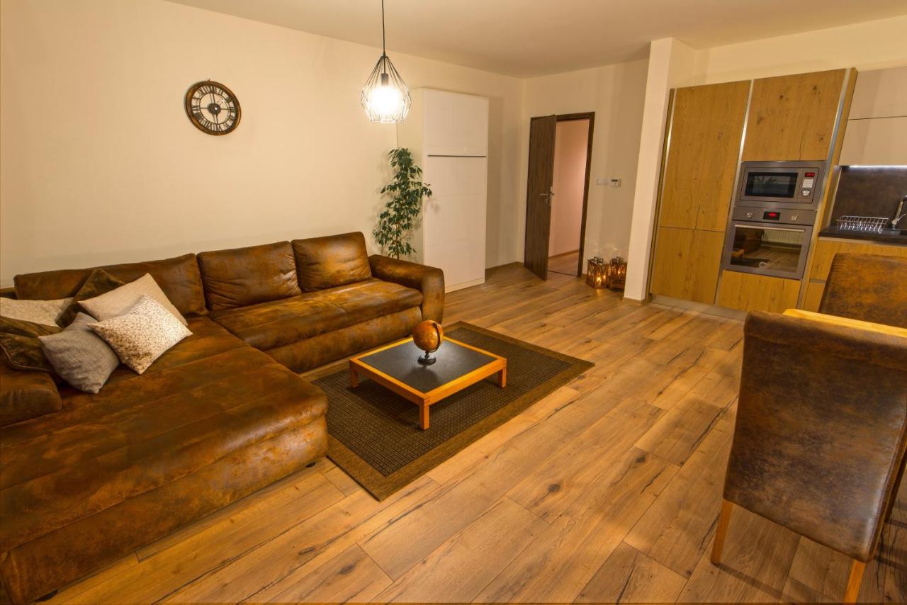A-PARTMAN SK - Main Square - Private Parking - Mountain View - Top Floor - 82 m2 - B&B Poprad