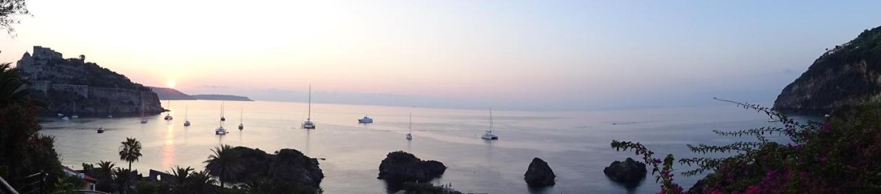 Villa con discesa a mare - B&B