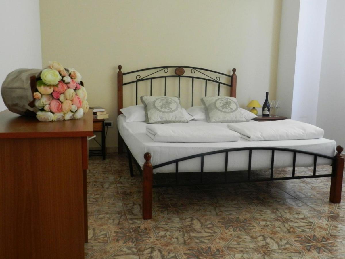 One-Bedroom Apartment with Terrace (5 Adults)