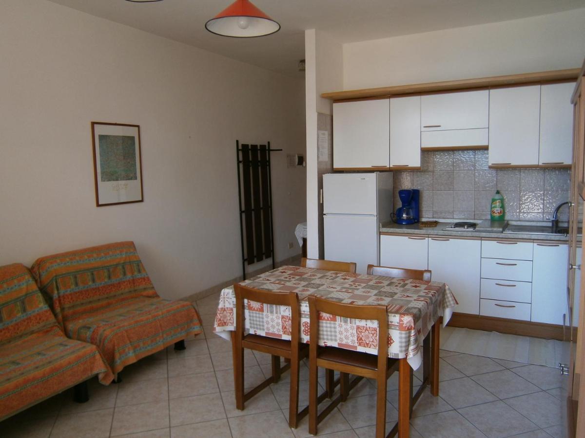 One-Bedroom Apartment with Balcony