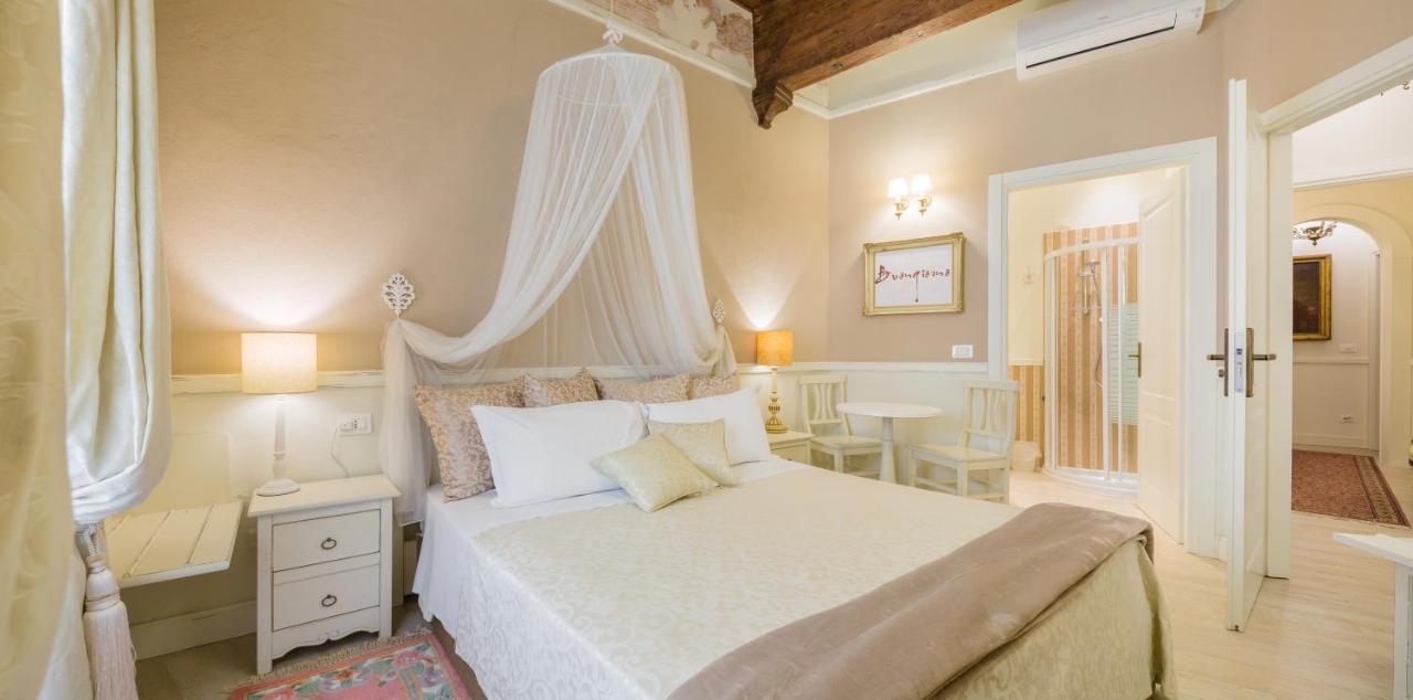 B&B Verona - Vecchia Verona Rooms & Apartments - Bed and Breakfast Verona