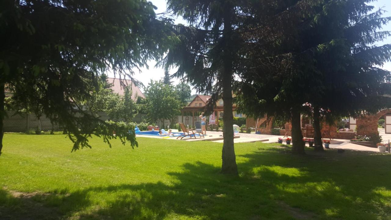 Cudowny Zakątek z Ogrodem i Basenem - B&B Bukwica