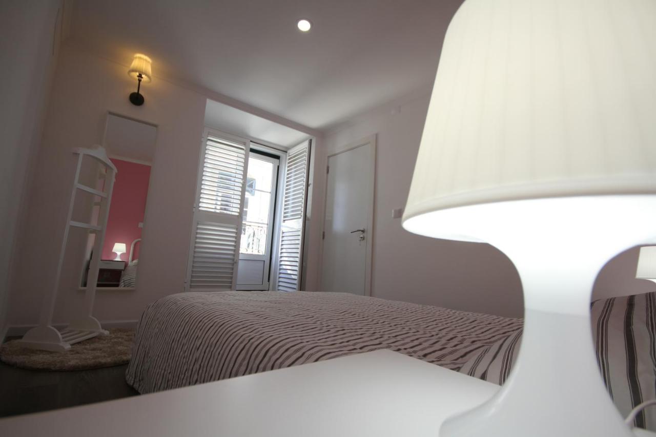 Appartamento con Balcone e Vista Fiume