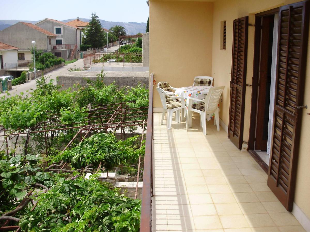 Appartamento con 1 Camera da Letto e Balcone (2 Adulti + 2 Bambini)