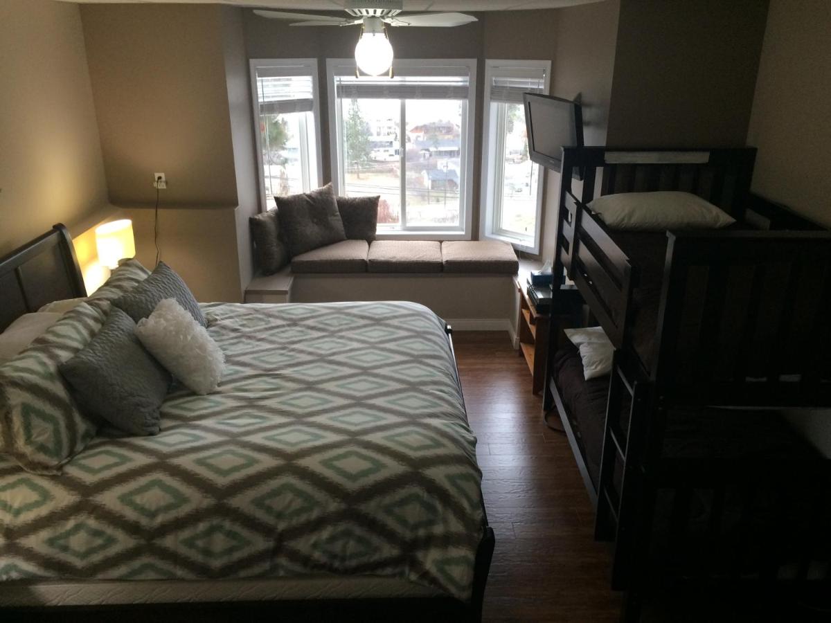 Deluxe Family Suite
