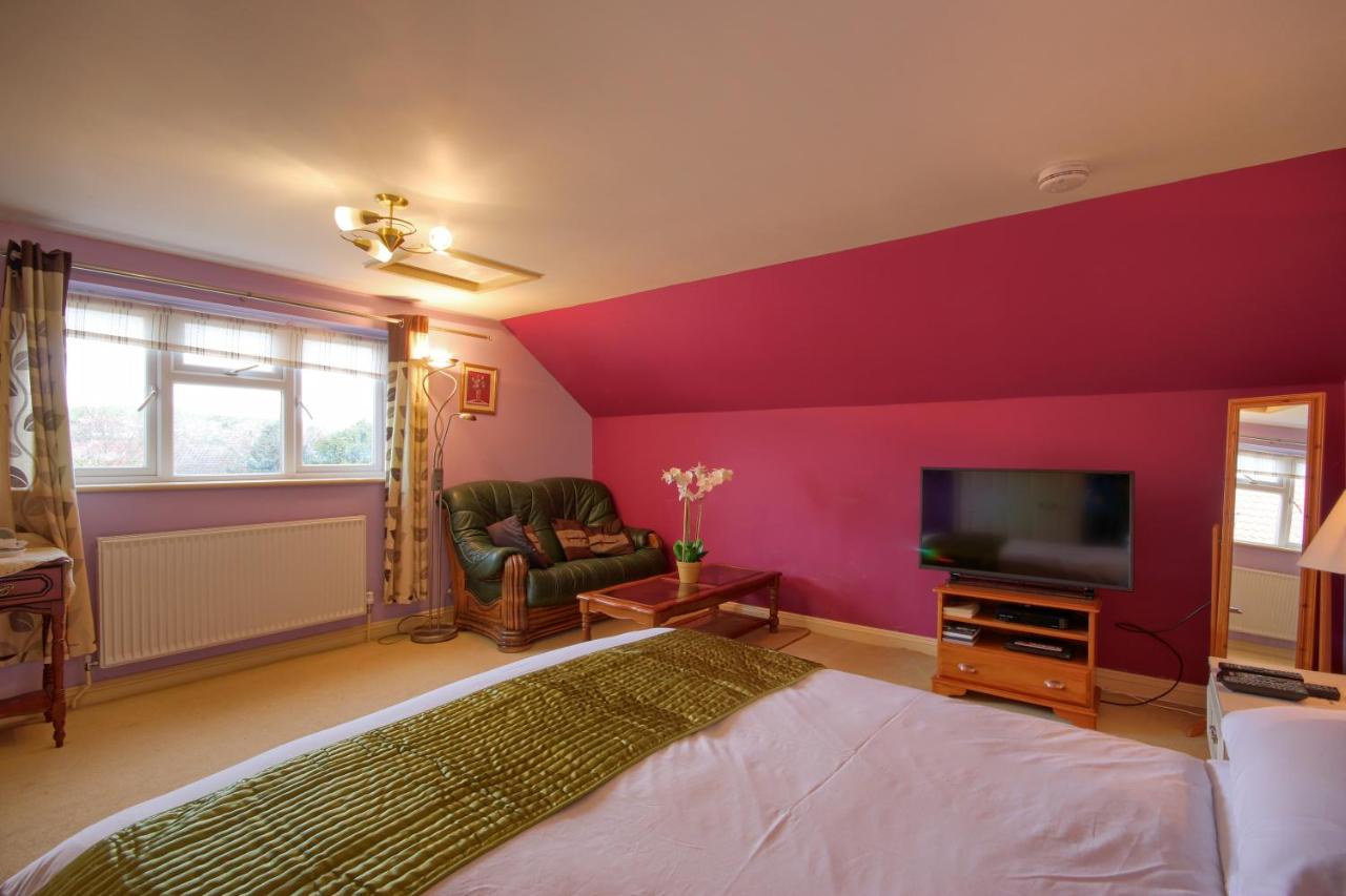 Colombo Large King Room with Private Bathroom