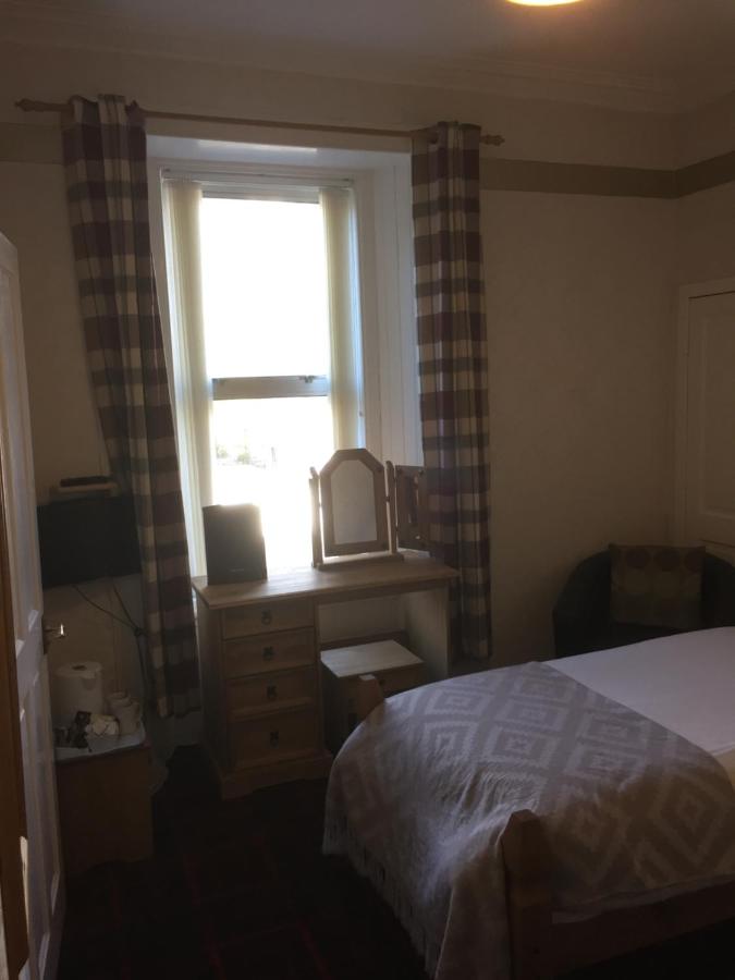 Habitación Doble con baño - 2 camas