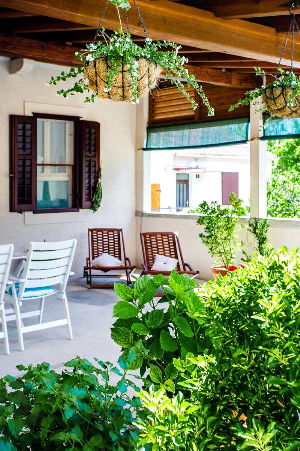 Apartment Poje - Bed and Breakfast Vis