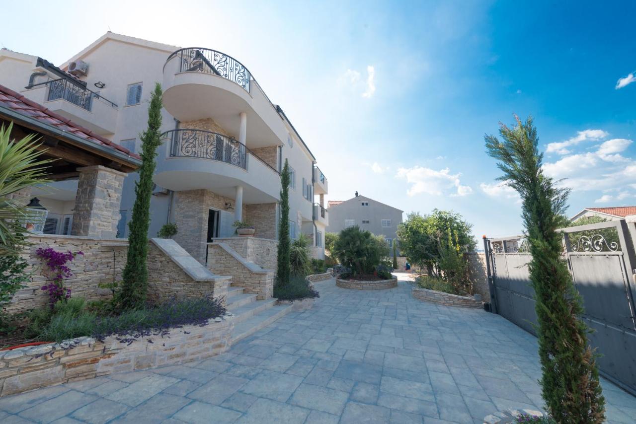 Villa Kos Murter Apartments - B&B