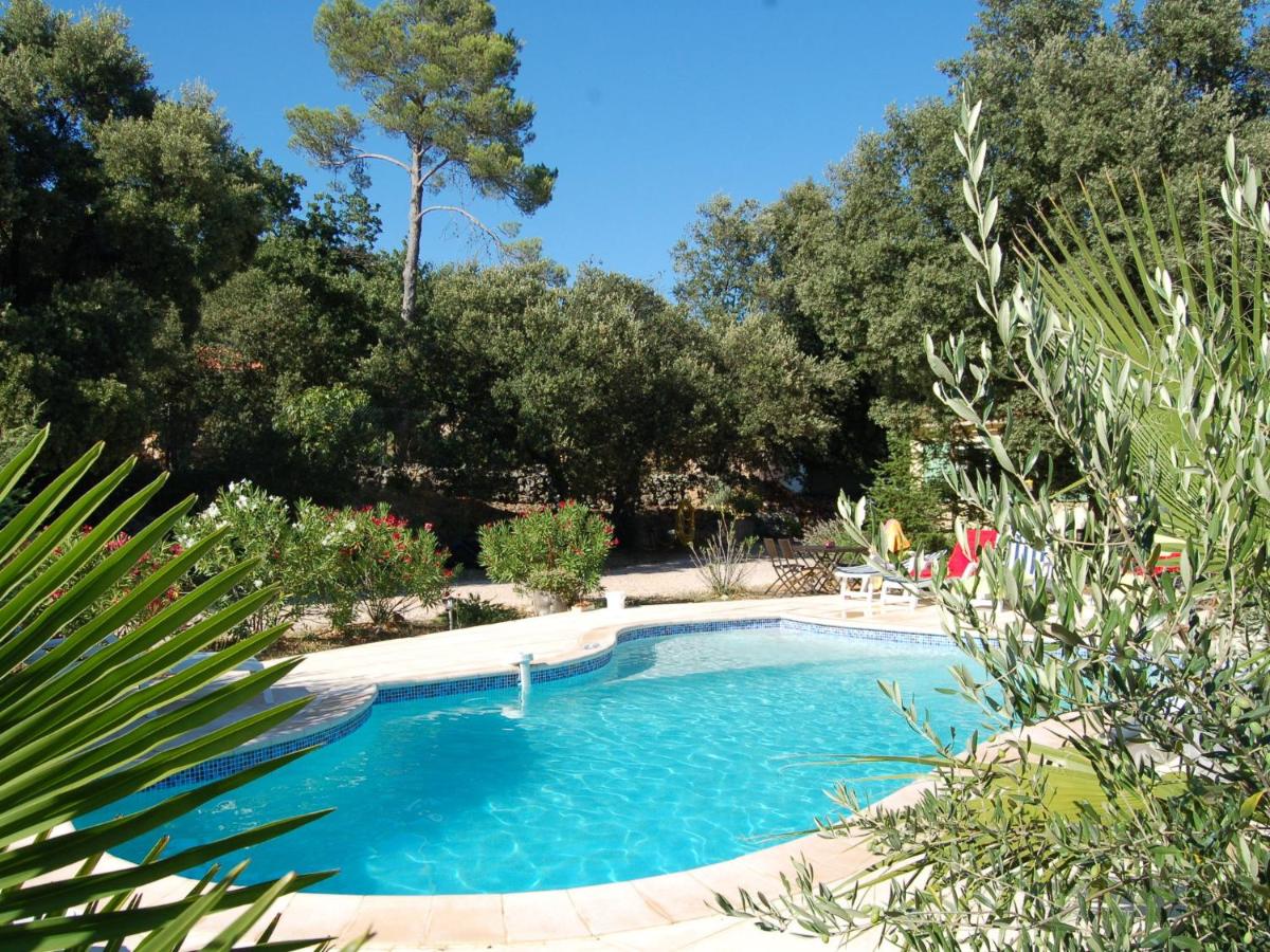 B&B La Roquebrussanne - Modern Villa in Gar oult with Private Pool - Bed and Breakfast La Roquebrussanne