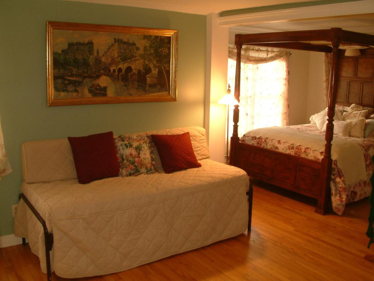 Queen Suite