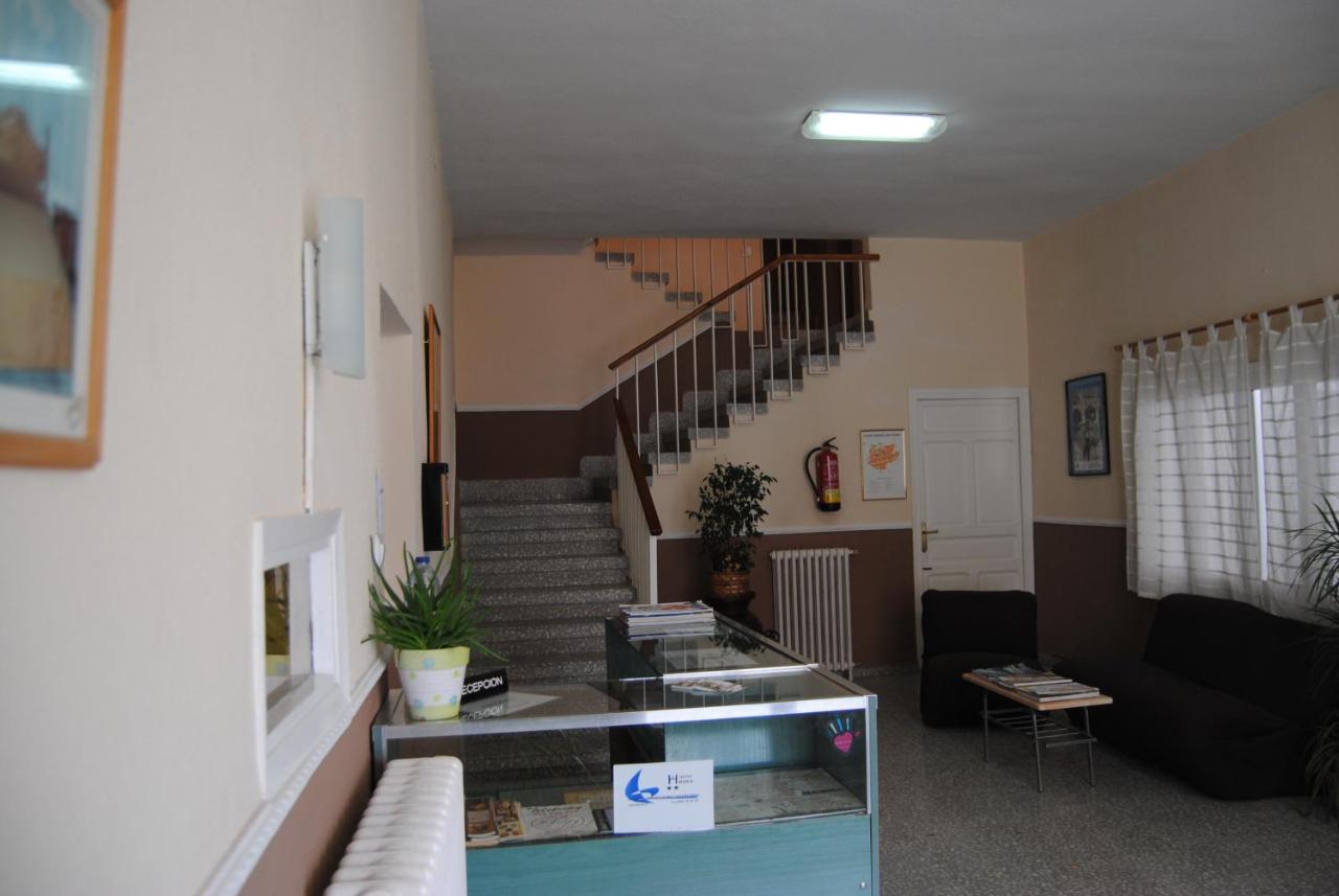 Hostal Ávila - B&B
