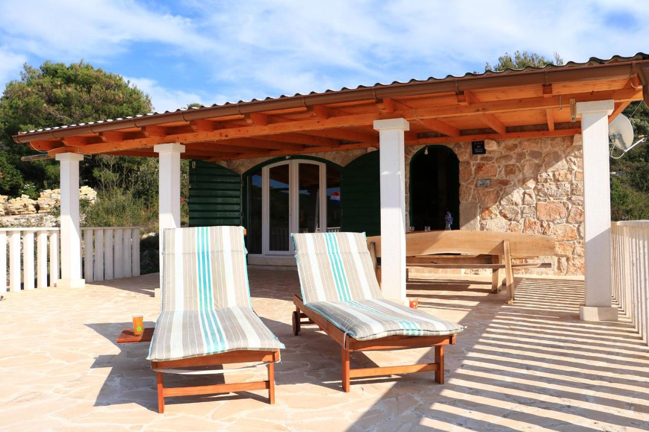 Holliday home Robinson Tourism Maria - B&B Jezera