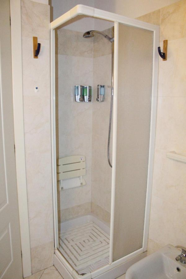 Chambre Simple avec Salle de Bains Commune